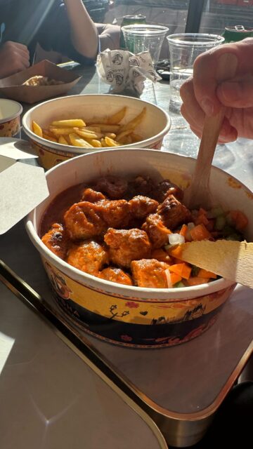 [AD] We went to the newly opened Cha Sha Kingston a couple of weeks ago, and wow — taste bud adventure unlocked! The boys devoured the masala fries and chicken tikka rolls, while we couldn’t get enough of that epic kebab butter curry 😍🍛.

It’s amazing value for food this tasty (and everyone left happy and VERY full!). 

Delicious food, vibrant vibes and incredible value — the perfect combo for your next meal. 

📍Cha Sha Kingston 
43 Surbiton Road, KT1 2HG
🌐 chasha.co.uk

Other Cha Sha locations in Birmingham, Ilford, Southampton and Wembkey

#ChaSha #ChaShaKingston #KingstonEats #FoodieFinds #UKFoodie #FoodReview #KingstonUponThames #FamilyEats #FamilyDining #FoodieKids