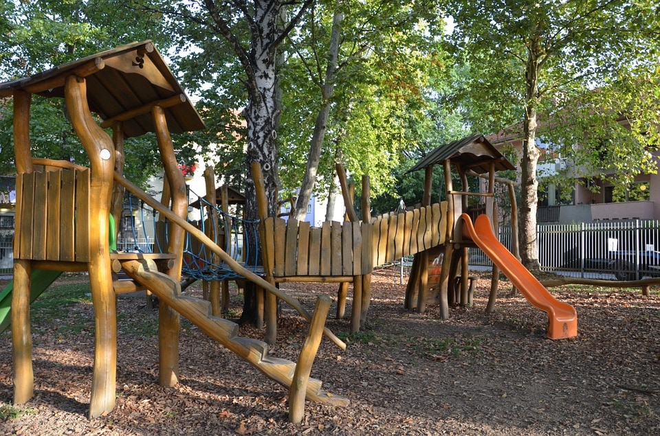 children-playground-1000914_960_720
