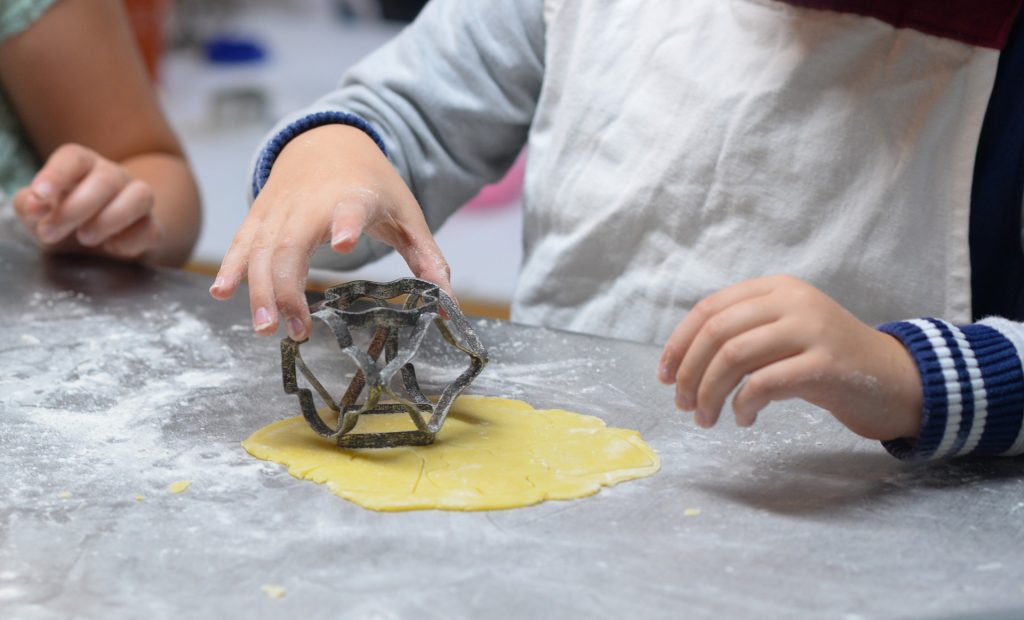 kids-baking