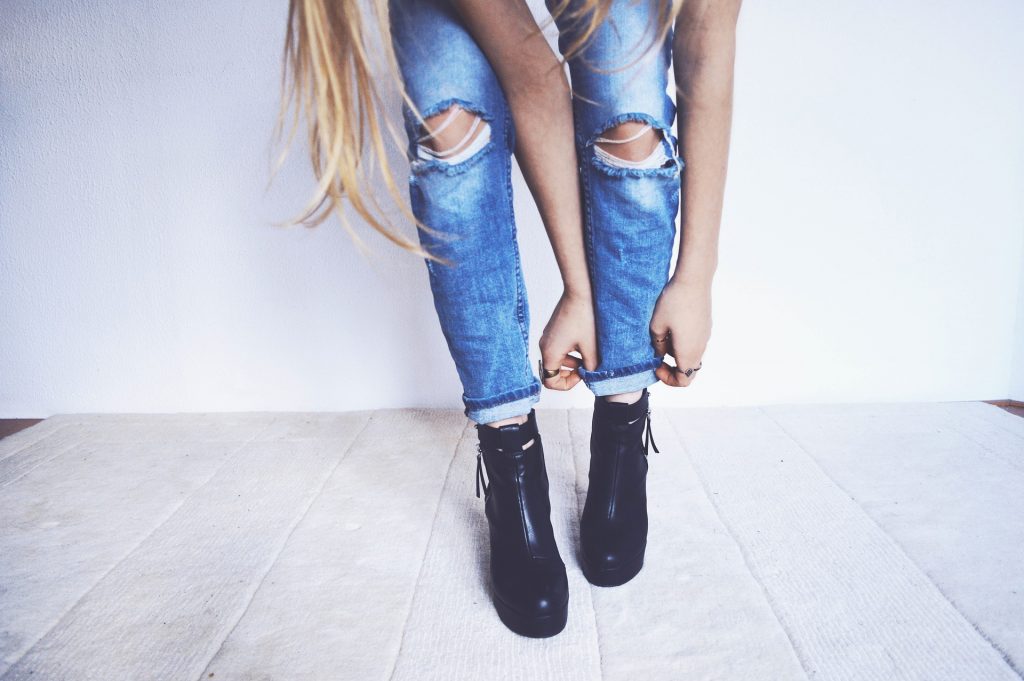 woman-in-jeans