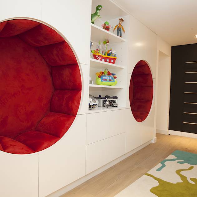 Play Room : Modern nursery/kids room by Roselind Wilson Design