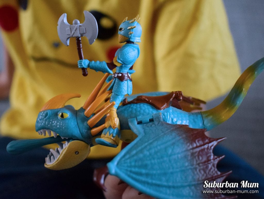 How to Train Your Dragon - Astrid and Stormfly figures