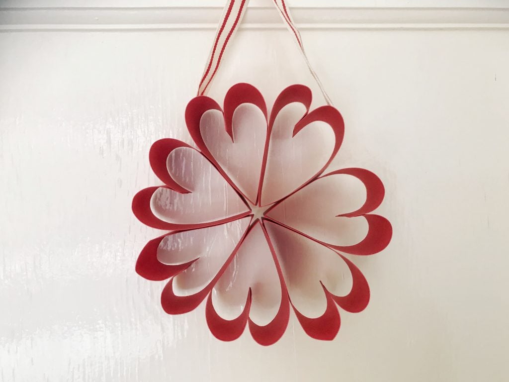 paper heart wreath craft