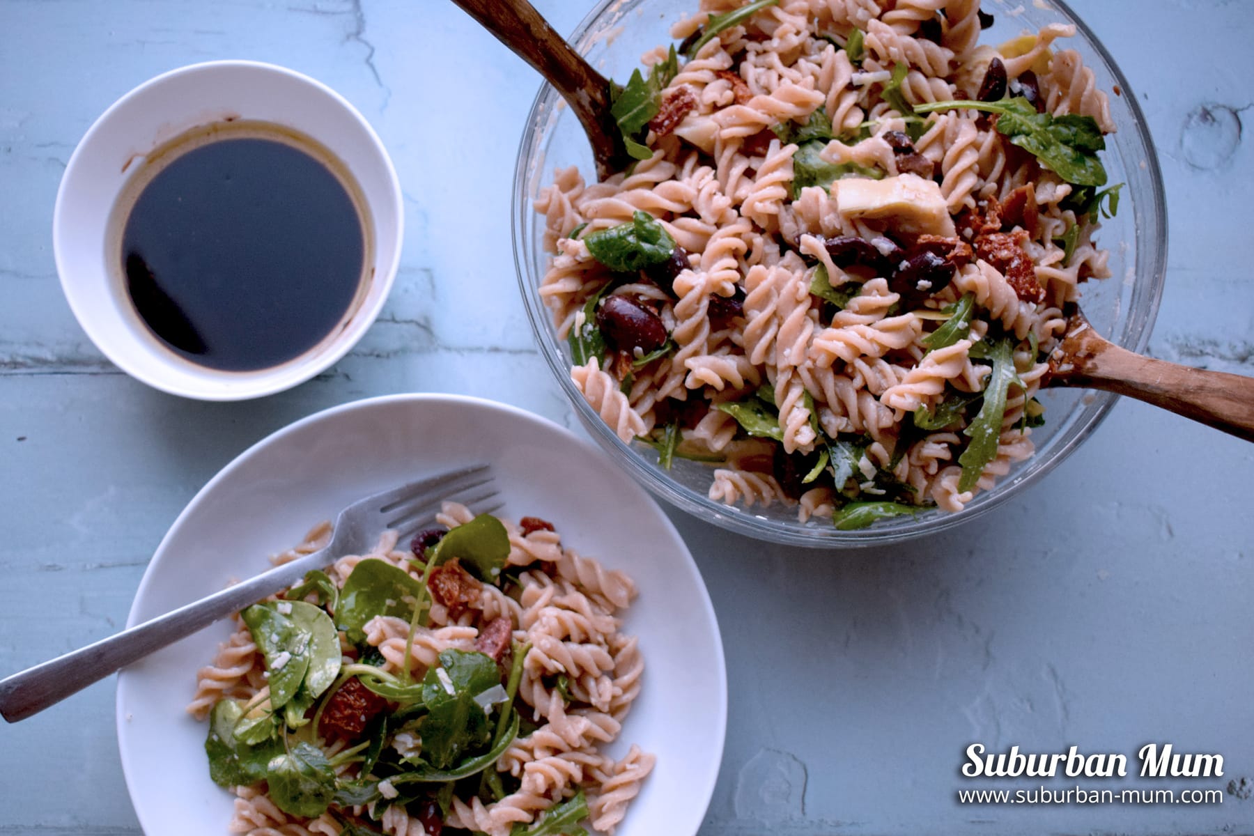 Easy Pasta Salad with artichokes, olives and sundried tomatoes