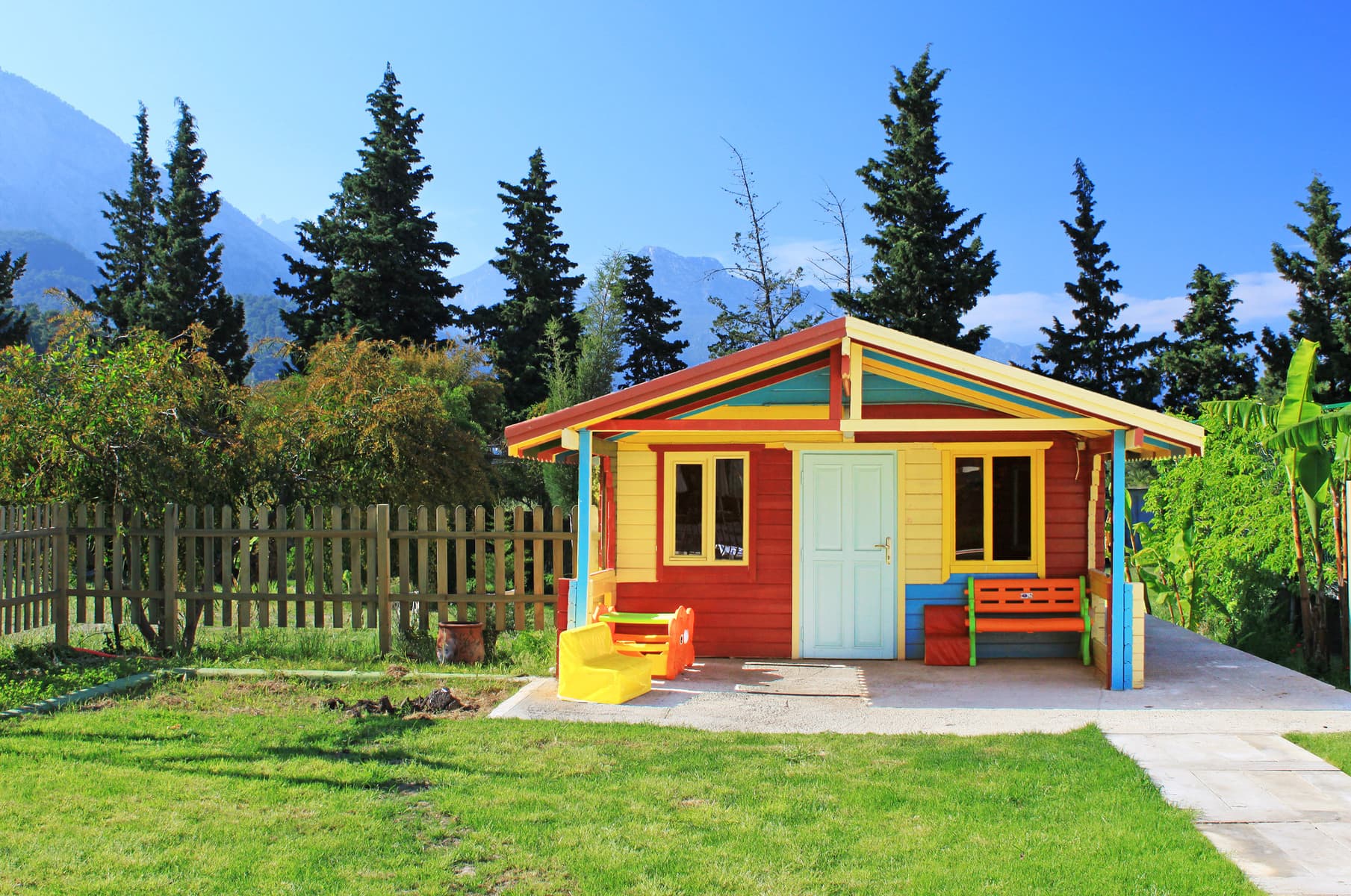 Benefits of outdoor playhouses for children Suburban Mum