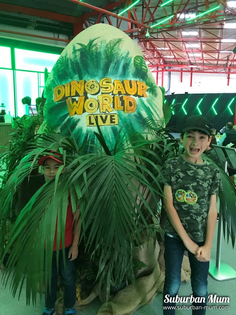 boys-at-dinosaur-world-live