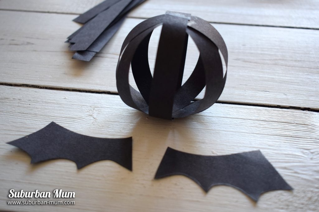halloween-paper-ball-paper-bat