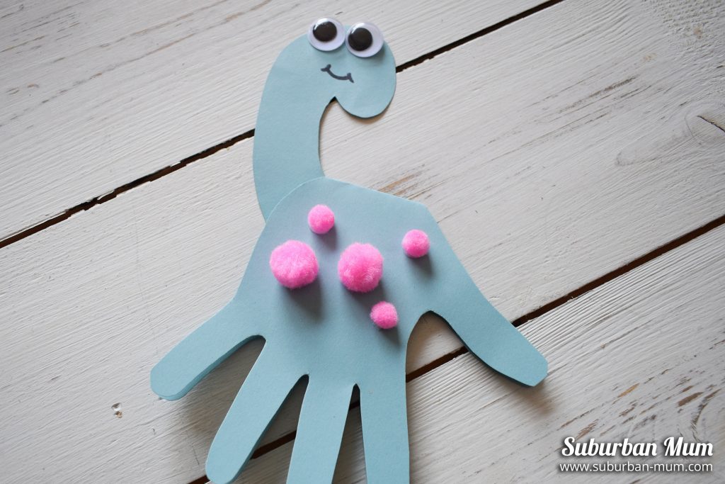 Craft Corner: Handprint Dinosaur cards | Suburban Mum