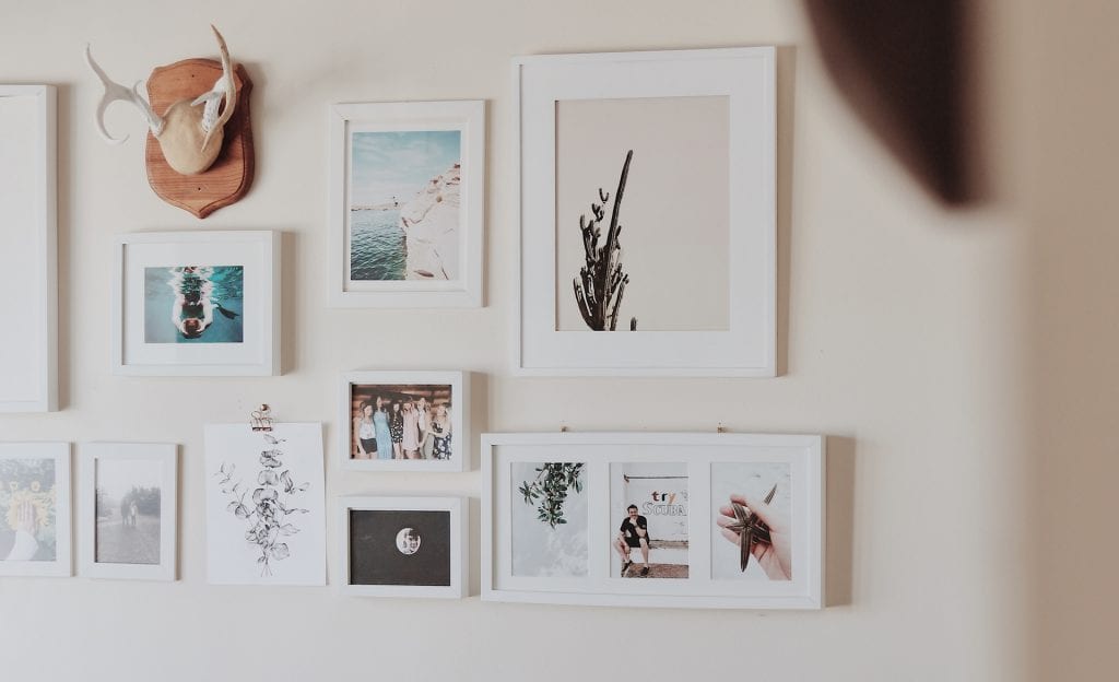 photo-frames-on-wall