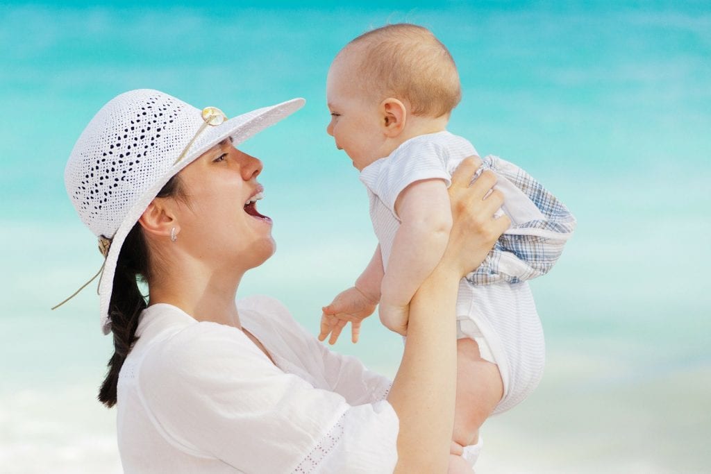 mum-baby-blue-sky