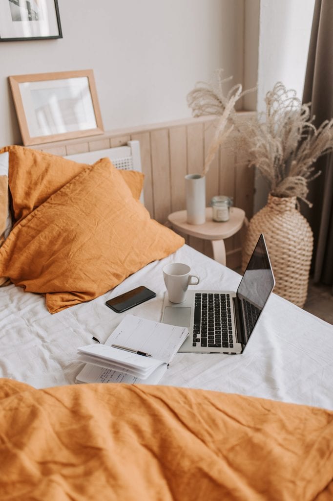 bedroom-and-devices