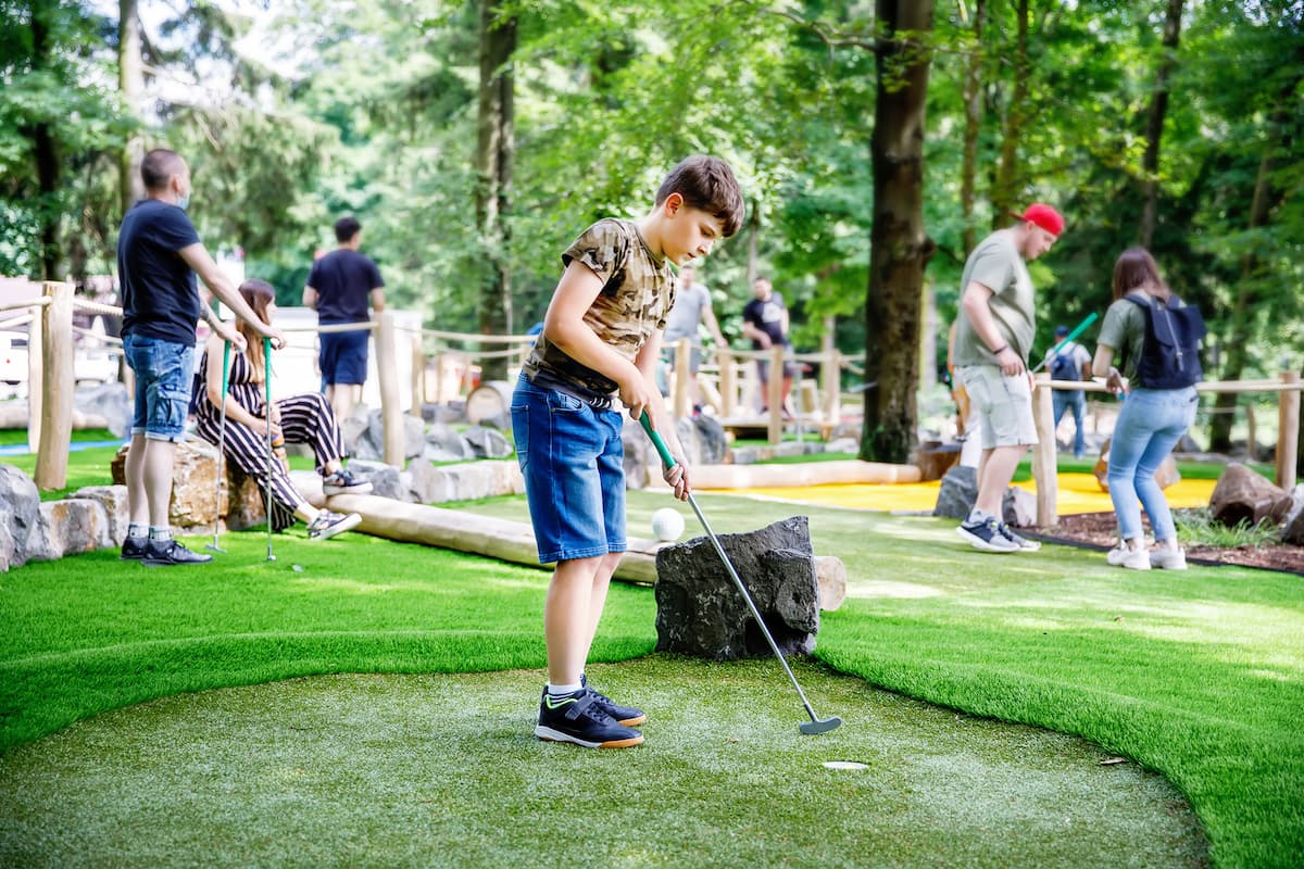 adventure golf london