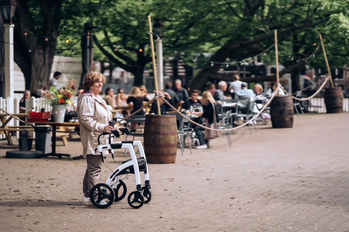 How to Stay Independent for Longer with the Right Lightweight Walker