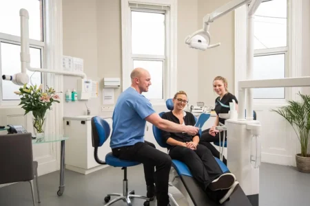 Dental implant recovery timeline: Healing week by week